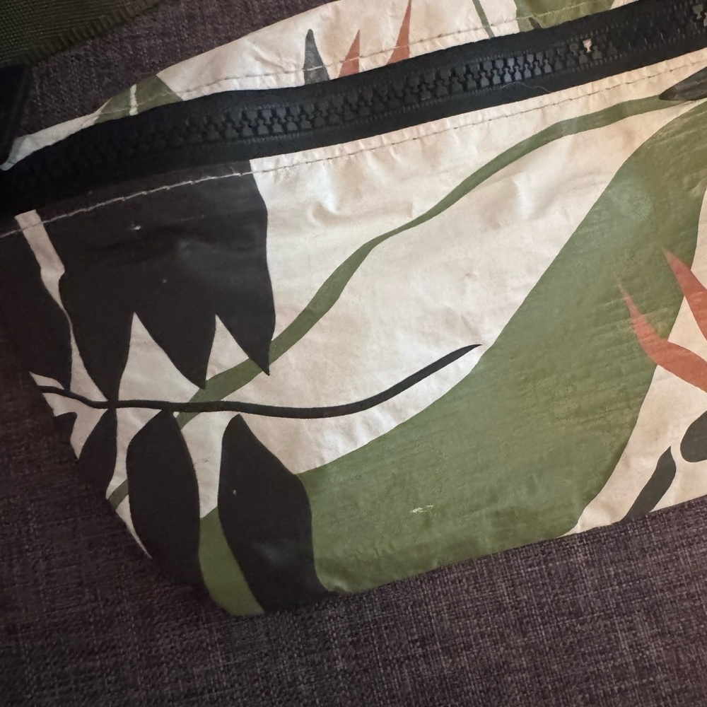 ALOHA Fanny Bag - Picture 4 of 4